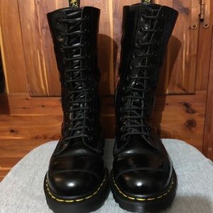 MSRP $275 Dr Martens 12 Hole Nielsen Boots